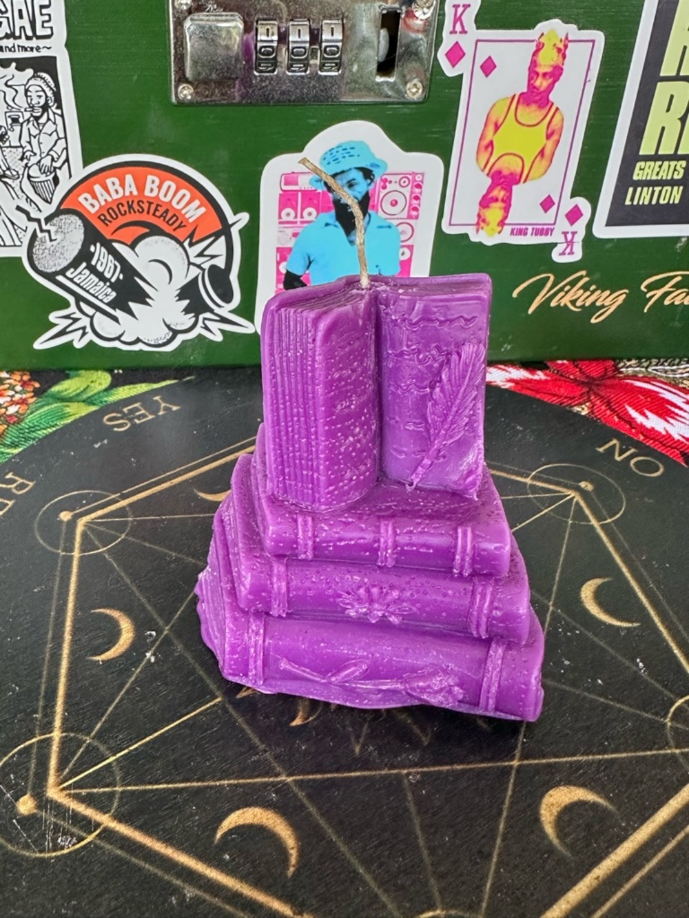 Hand-Poured Purple Grimoire Candle – Intuition, Wisdom & Ritual Work